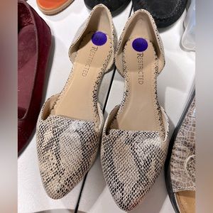 Restricted flats shoes women’s 8.5
